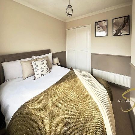 Stylish 2Bed - Manchester - Free Parking 海德 外观 照片